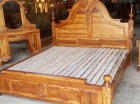 giường gỗ giá tị mẫu nữ hoàng